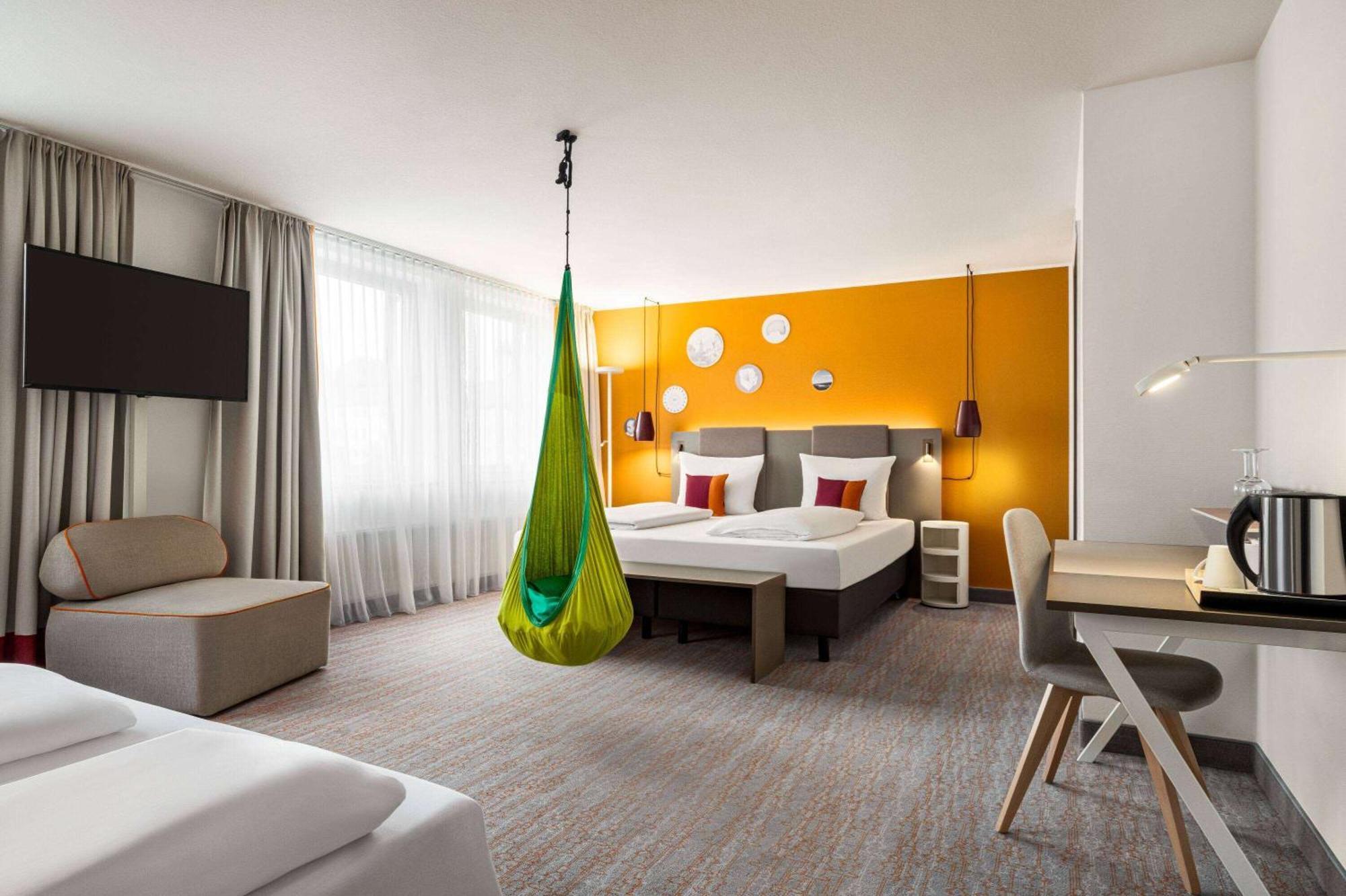 Отель Vienna House Easy By Wyndham Гюнцбург Экстерьер фото