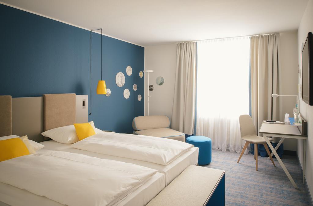 Отель Vienna House Easy By Wyndham Гюнцбург Экстерьер фото